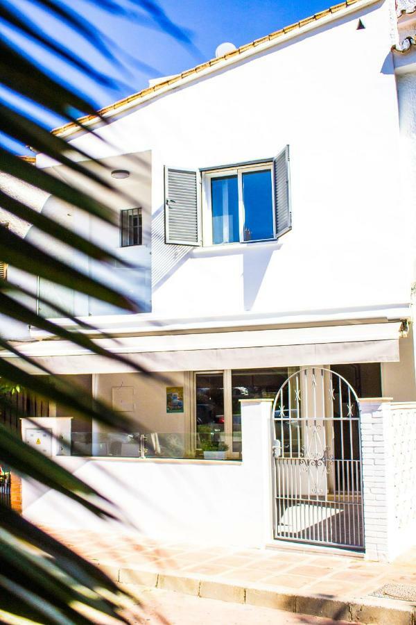 La Carihuela - Torremolinos Alquiler De Casa Vacacional Malaga Exterior photo